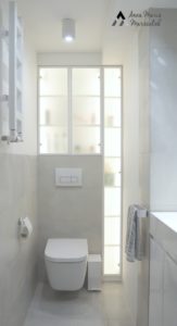 minimalstyczna toaleta z szarymi plytkami